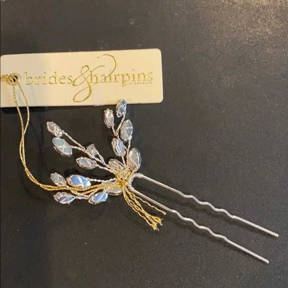 Brides and hairpins NWT Fernada pin